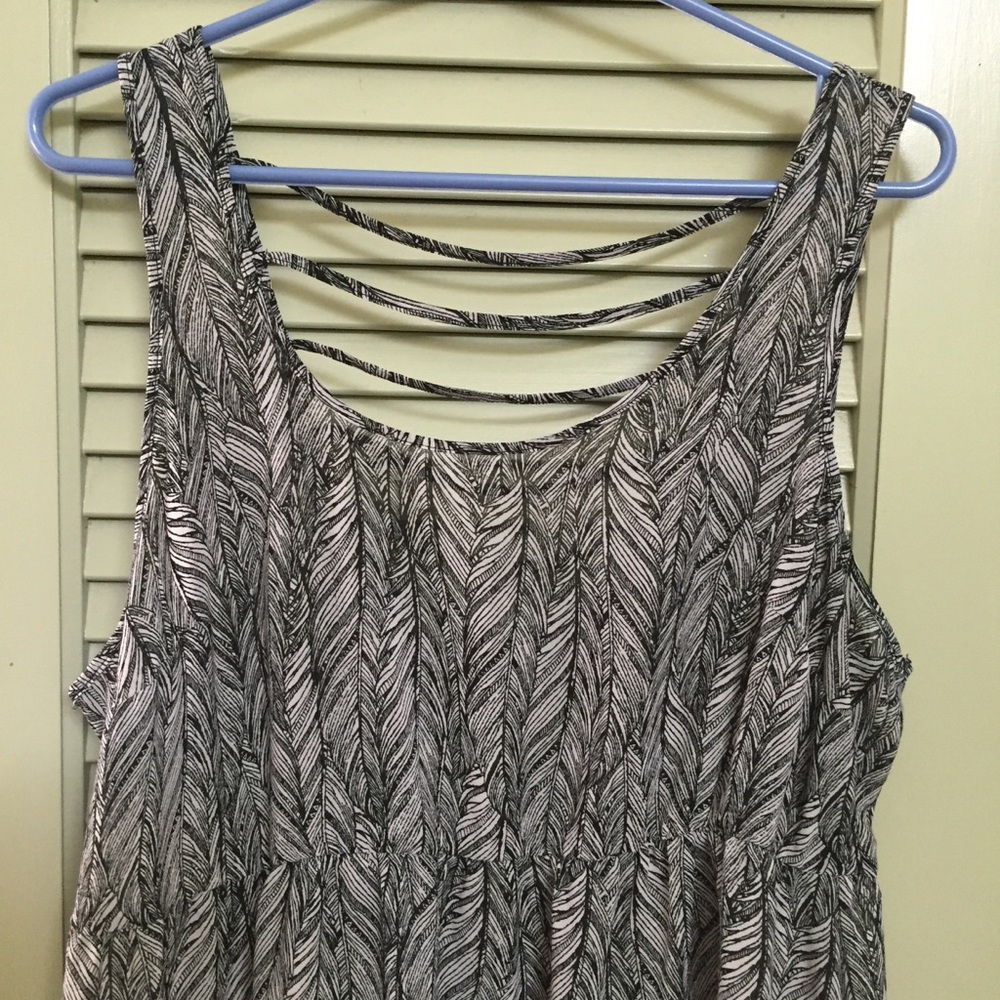 Torrid Top with Feather Pattern Black plus size 1 - Picture 6 of 14